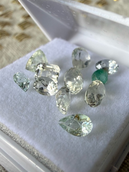 Artisan Jewelry - Beryl Loose Natural Gemstones Parcel Bundle Lot